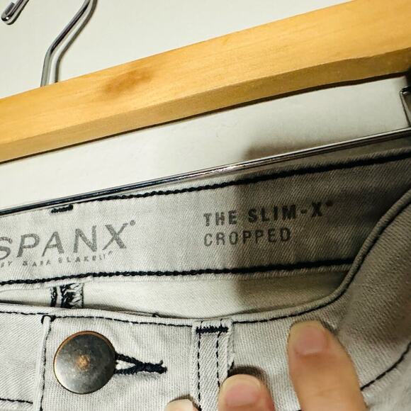 SPANX Women's Gray Ultra Light Wash Denim The Slim-X Cropped Jeans Size 29 - Picture 4 of 10